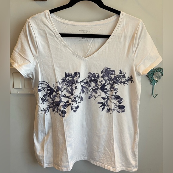 Essentials White Floral Women's Top - Picture 1 of 5